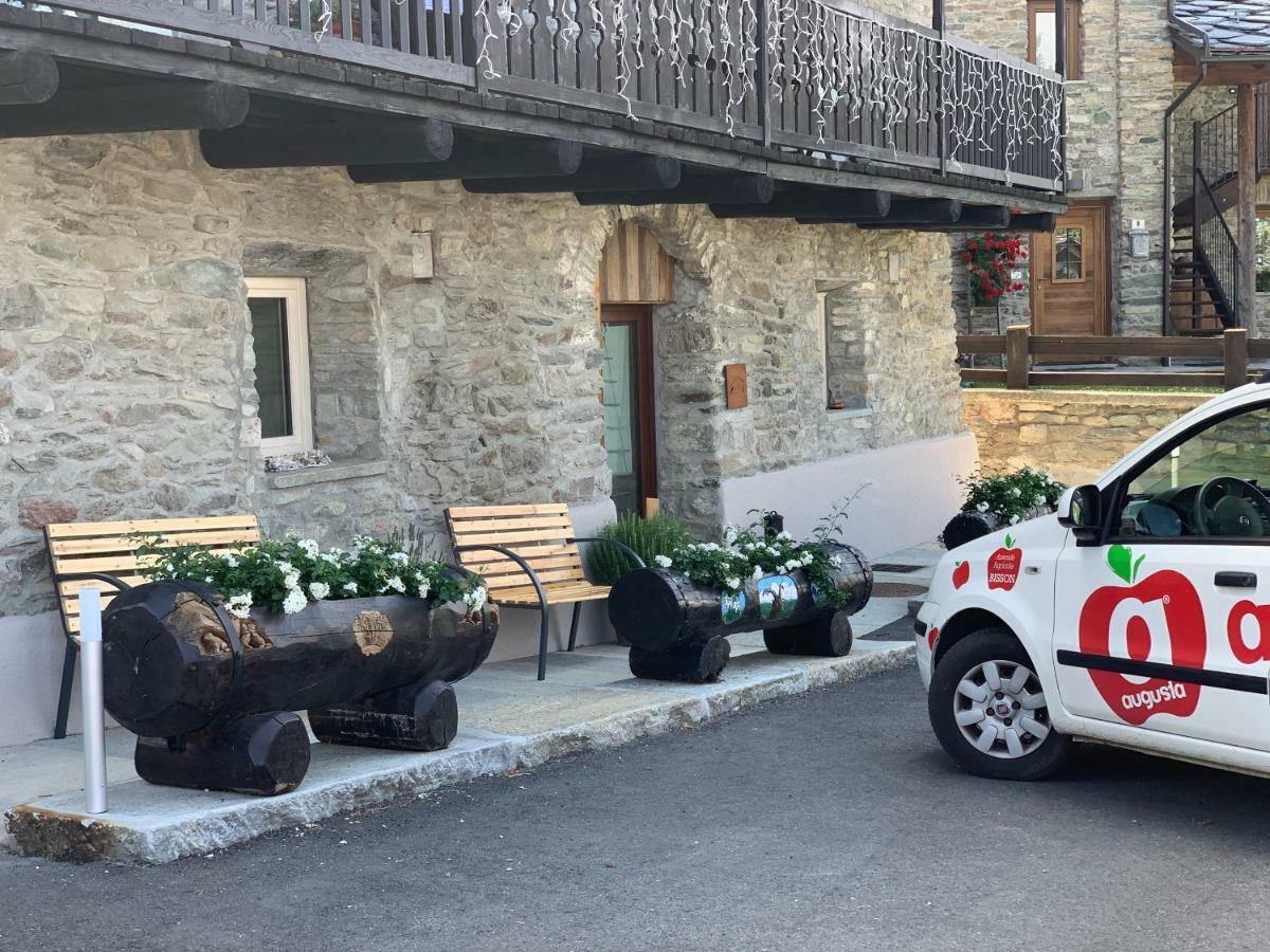 Nellali Villa Gressan Exterior foto
